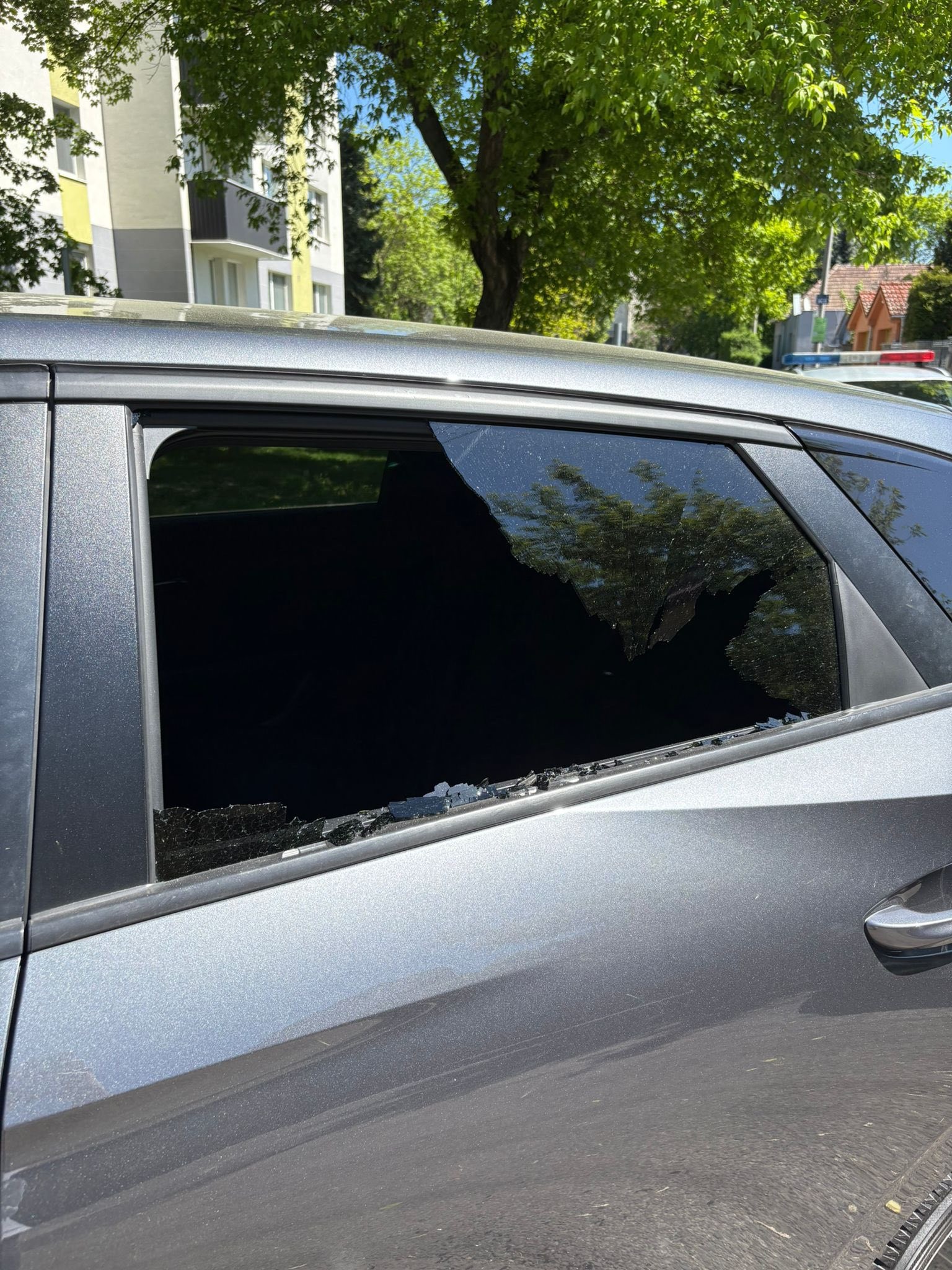 Riaditeľke Nadácie Zastavme korupciu Zuzane Petkovej poškodili auto. 