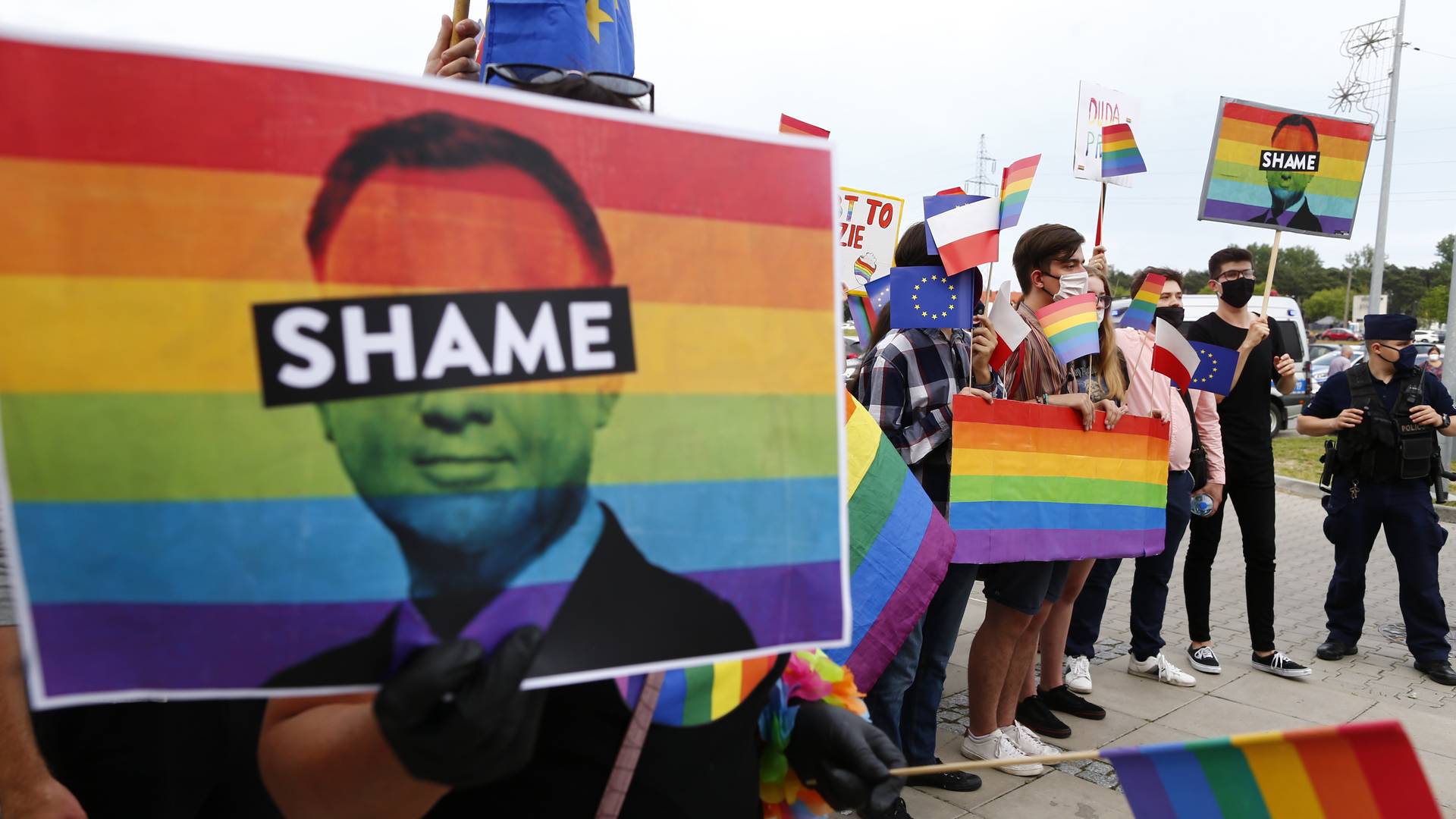„Jestem LGBT – jestem człowiekiem”. 500 osób odpowiada Andrzejowi Dudzie w spocie KPH