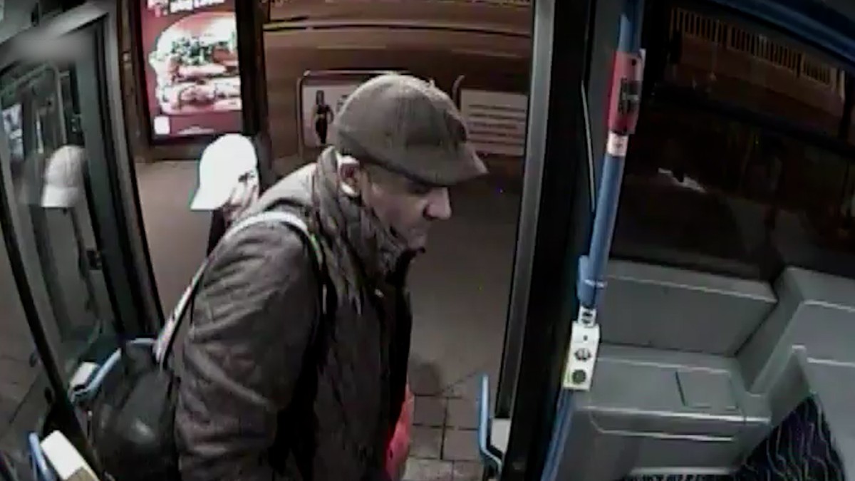 Buszra szállva oldott kereket a páros, miután kiraboltak egy lakást Budapesten: videón az elkövetők – felismeri őket?