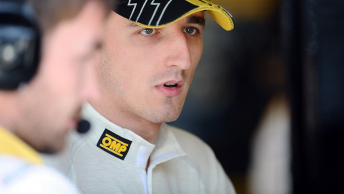 Kierowca zespołu Formuły 1 Renault Robert Kubica został uhonorowany "Złotym Kaskiem", nagrodą tygodnika "Autosprint" dla najbardziej walecznego zawodnika sezonu 2010. Uroczysta gala odbyła się w Bolonii, w tym roku bez udziału publiczności.