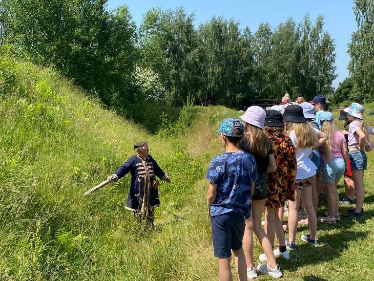 Grododziad opowiada, jak onegdaj budowano.