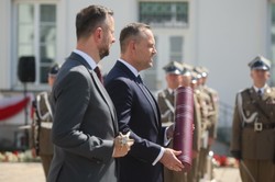 Prezydent Karol Nawrocki wręczył pierwsze nominacje generalskie