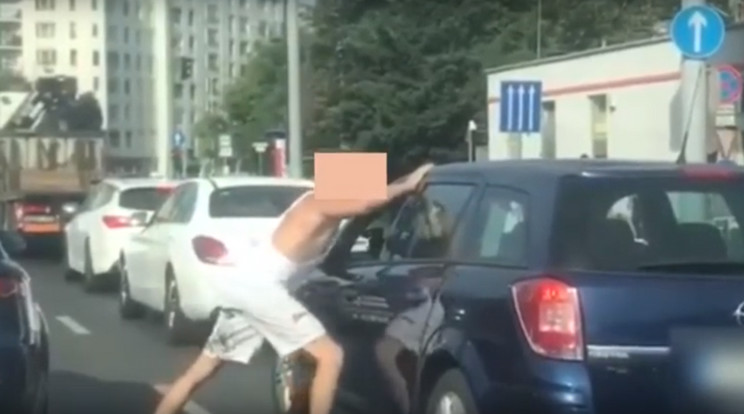 Elmebeteg sofőr tombol Budapest utcáin / Fotó: YouTube 