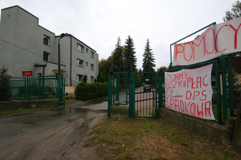 Protest pracowników DPSów w Łodzi. Chcą podwyżek