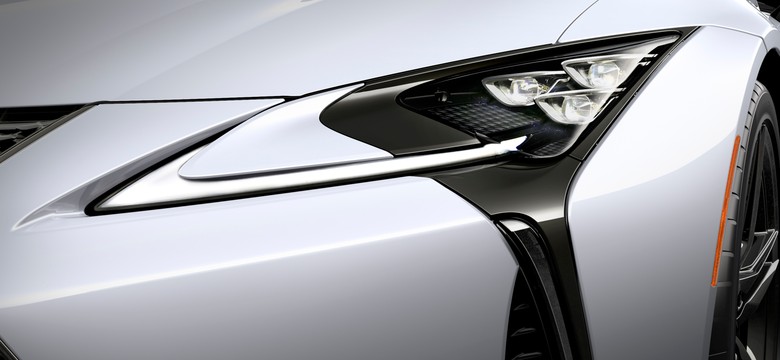 Nowy Lexus to petarda! Wnętrze, silnik i zawieszenie zachwycą
