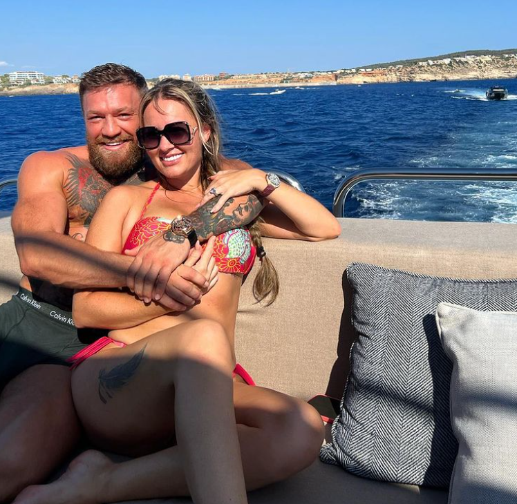Conor McGregor a partnerka Dee Devlin. 