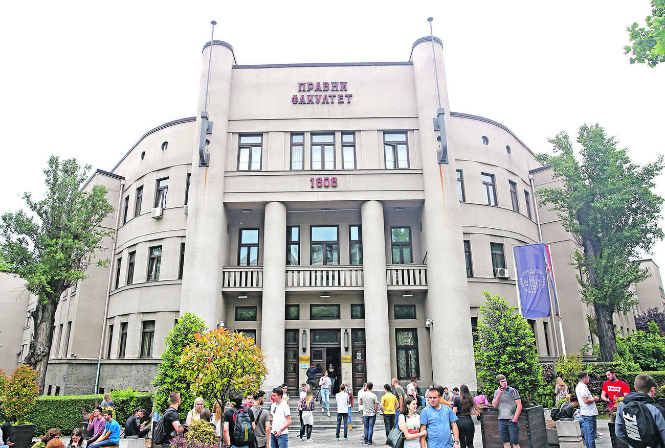 Juristische Fakultät in Belgrad sagt Aufnahmeprüfung ab