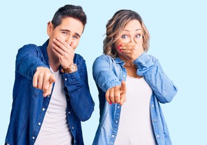 Nauka ima objašnjenje zašto se smejemo kada je zabranjeno