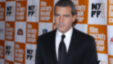 Antonio Banderas lubi siwe włosy