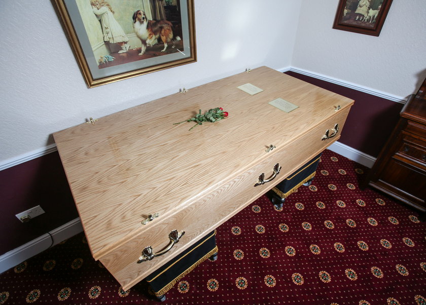 Małżonkowie pochowani we wspólnej trumnie