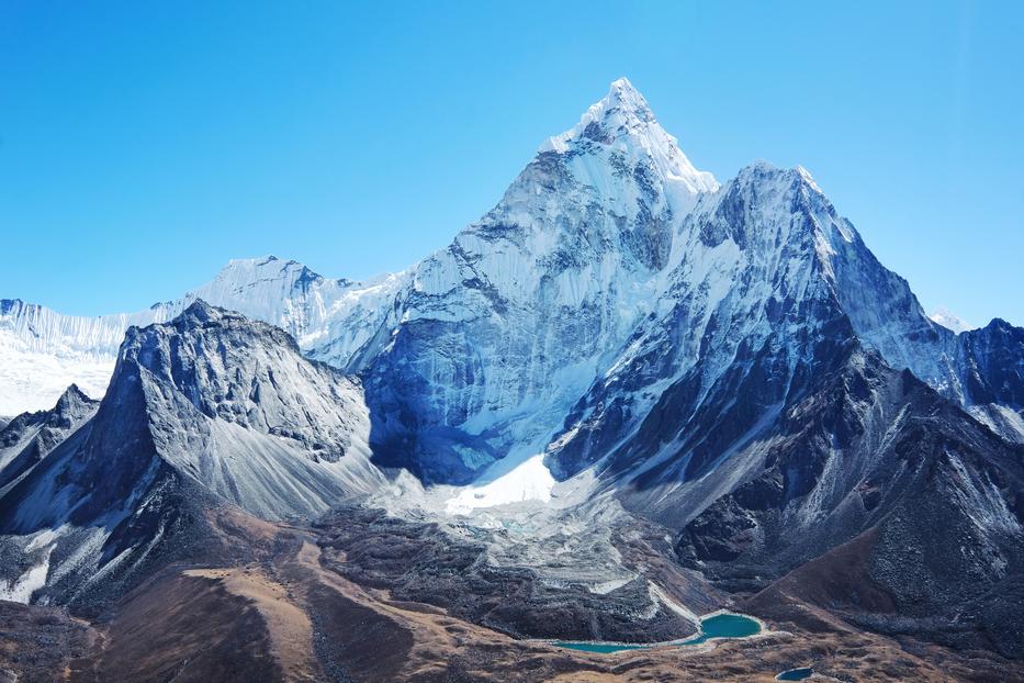 A Mount Everest 8848 méter magas / Fotó: Shutterstock