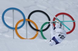 makaron, pizza i tiramisu. tak wygląda menu sportowców na igrzyskach olimpijskich