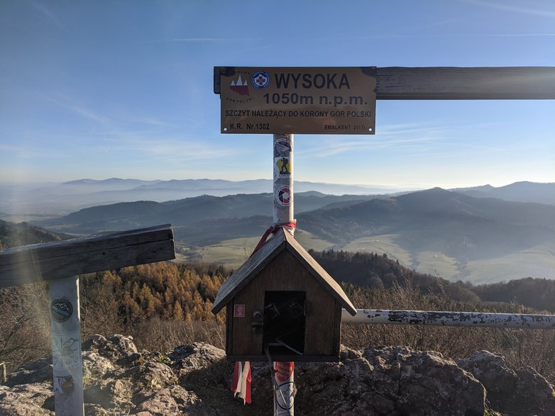 Widok w kierunku Trzech Koron z Wysokiej. 