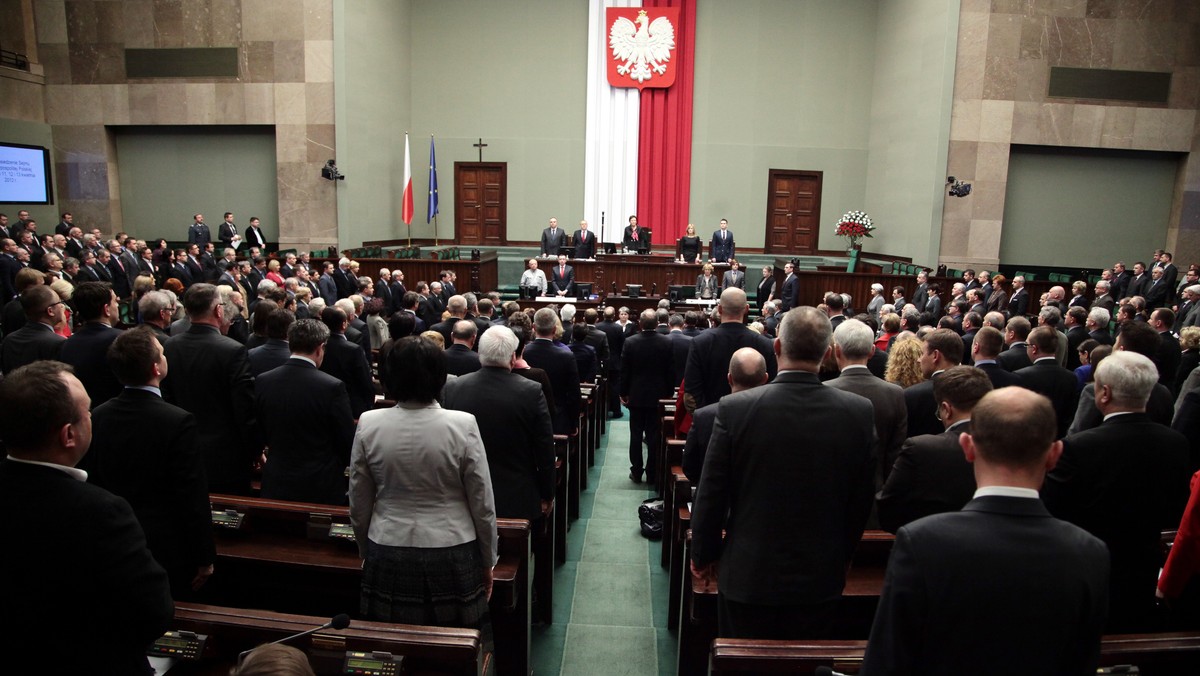 Lider Ruchu Palikota uważa, że propozycja RP odpisywania 1 proc. podatku na rzecz partii przy jednoczesnej likwidacji subwencji z budżetu, będzie "testem na obłudę lub jej brak" innych formacji politycznych. Gabriela Masłowska z PiS mówiła dziś w Sejmie, że rozwiązania proponowane przez Ruch Palikota byłby szkodliwe dla budżetu. Jak podkreśliła w 2012 r. subwencje dla partii mają wynieść 88 mln zł, natomiast utrata przychodów z tytułu odpisu 1 proc. mogłaby wynieść ponad 300 mln zł.