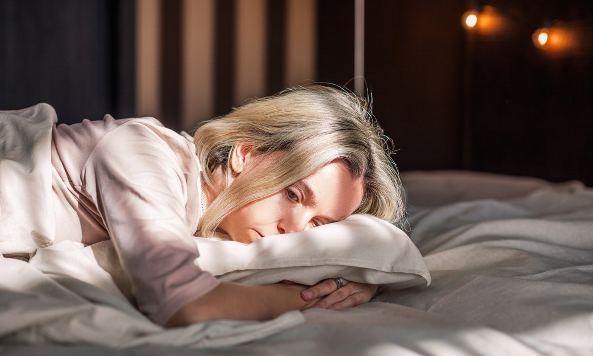 "Uszy perimenopauzalne" — mało znany objaw, który może zaskoczyć kobiety