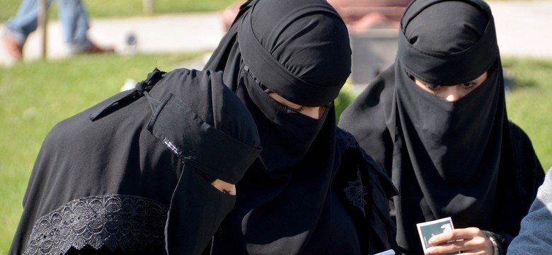 Norweski rząd chce zakazu noszenia islamskich chust w szkołach. "Uniemożliwiają dobrą komunikację"