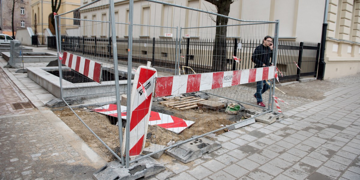 Przebudowa Piramowicza się przedłuża. Łodzianie mają zastrzeżenia 