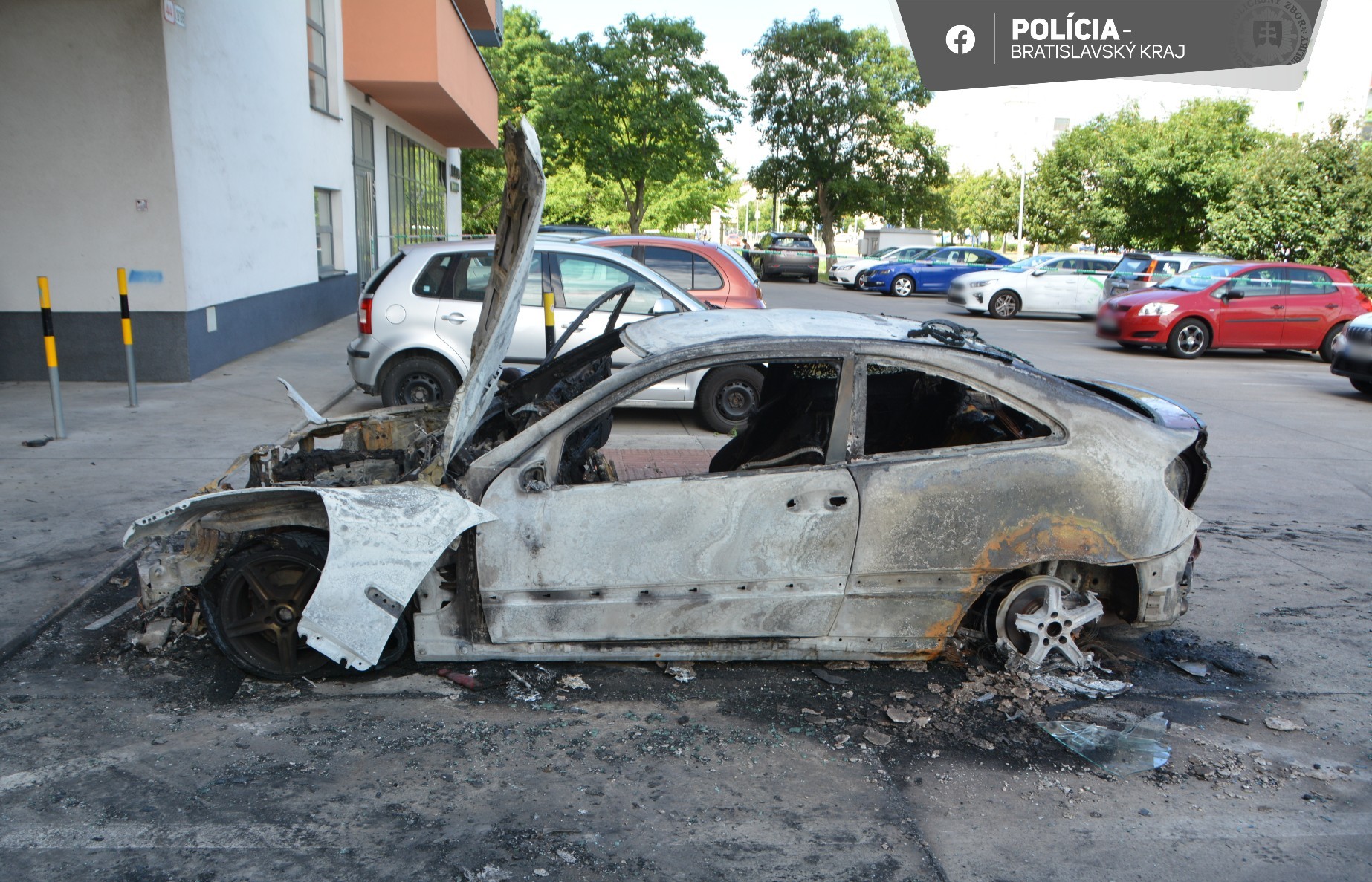 Polícia preveruje výbuch automobilu v Bratislave.