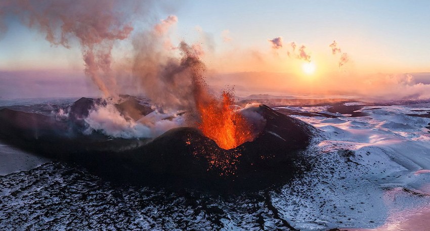 Erupcija vulkana Ploski Tolbačik na Kamčatki počela je pre godinu dana (FOTO: AirPano.com)