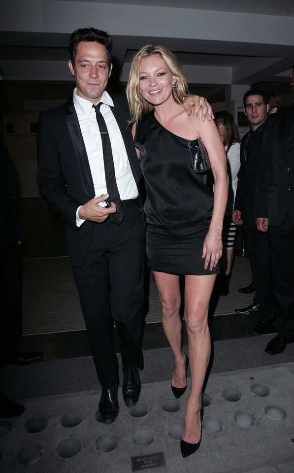 Kate Moss i Jamie Hince na wystawie fotografii Mario Testino