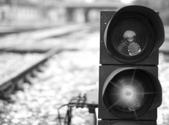 Śmiertelny wypadek na torach. Utrudnienia w kursowaniu pociągów