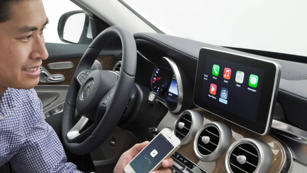 Apple CarPlay w pierwszej kolejności zadebiutuje w Mercedesie klasy C. 