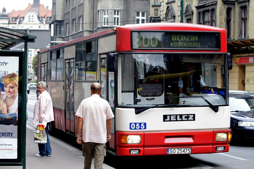 Objazdy przez jarmark na Nikiszowcu