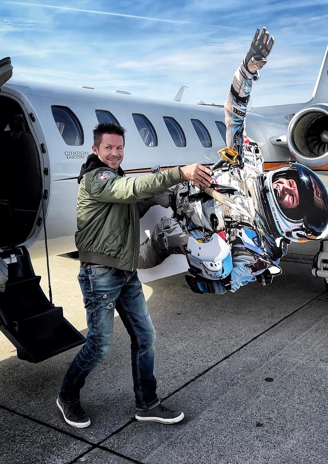 Rakúsky extrémny športovec Felix Baumgartner († 56).