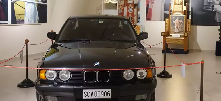 Używane przez papieża BMW serii 5 udostępnione odwiedzającym Jasną Górę