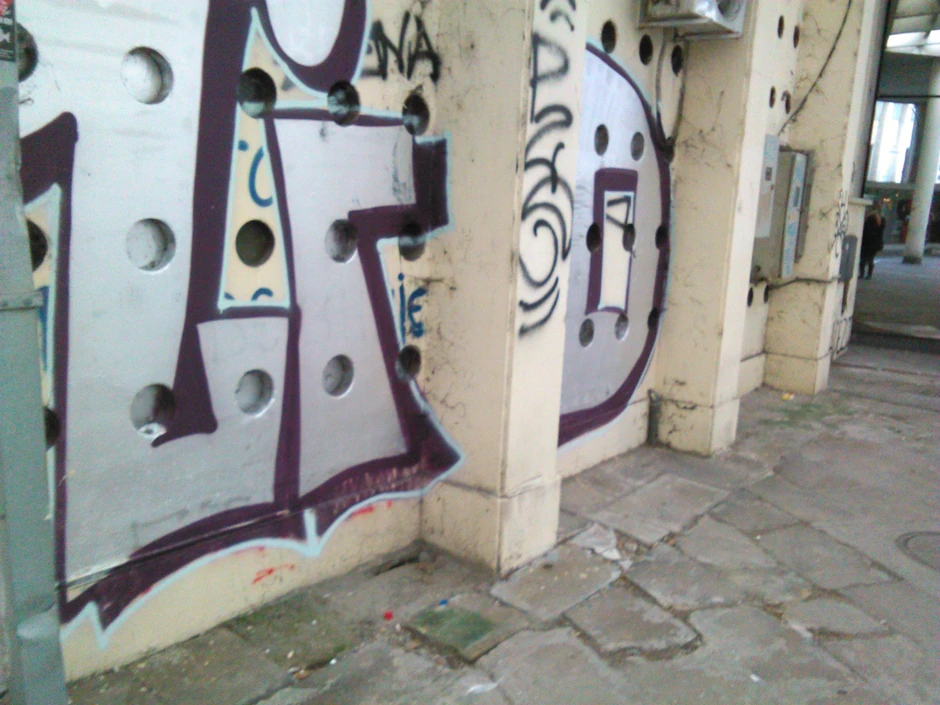 Zidovi prekriveni grafitima