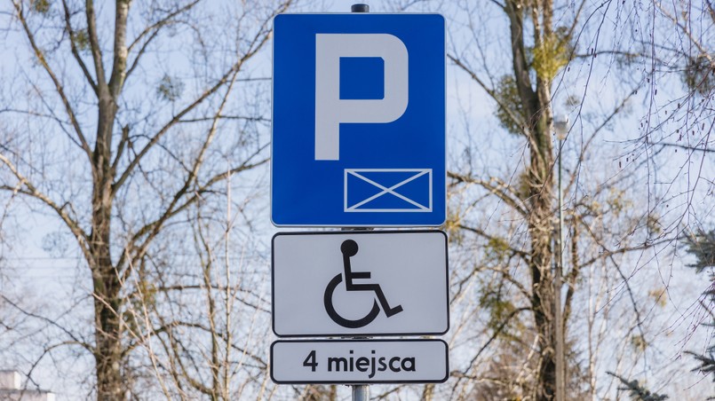 Parking znak miejsce dla niepełnosprawnych