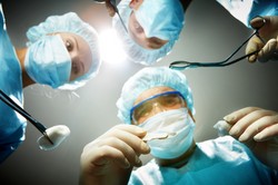 Kolesiostwo i klanowość. Cała prawda o pracy lekarzy w Polsce