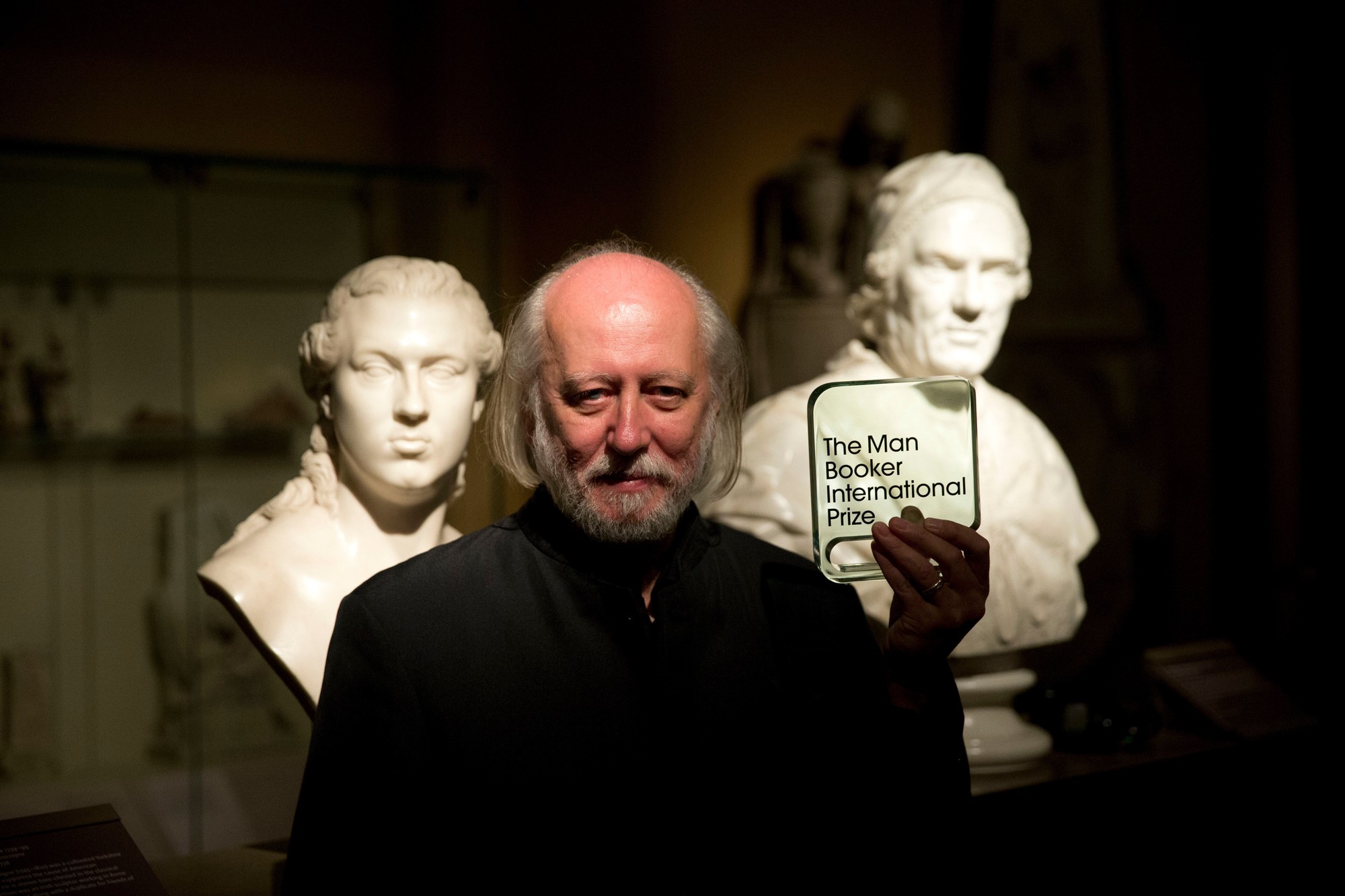 László Krasznahorkai získal Nobelovu cenu za literatúru. 
