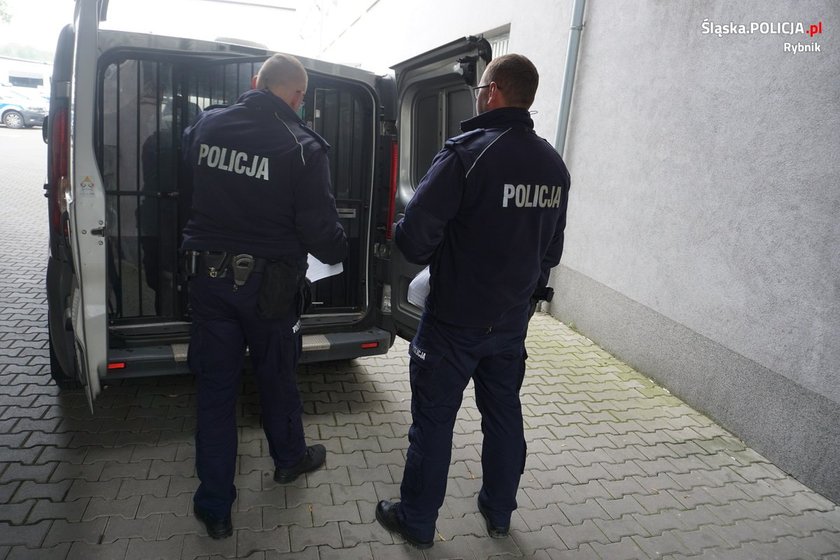 Obraz pochodzący z serwisu https://rybnik.policja.gov.pl/k22/informacje/wiadomosci/384107,Tymczasowy-areszt-zakradziezrozbojnicza-oraz-zniszczenie-mienia.html