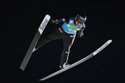 Pierwszy konkurs skoków narciarskich w tym sezonie. Fatalny występ Polaków