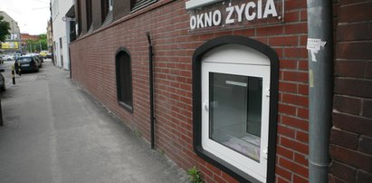 Podrzucili go do okna życia. Wiemy, jakie dostał imię