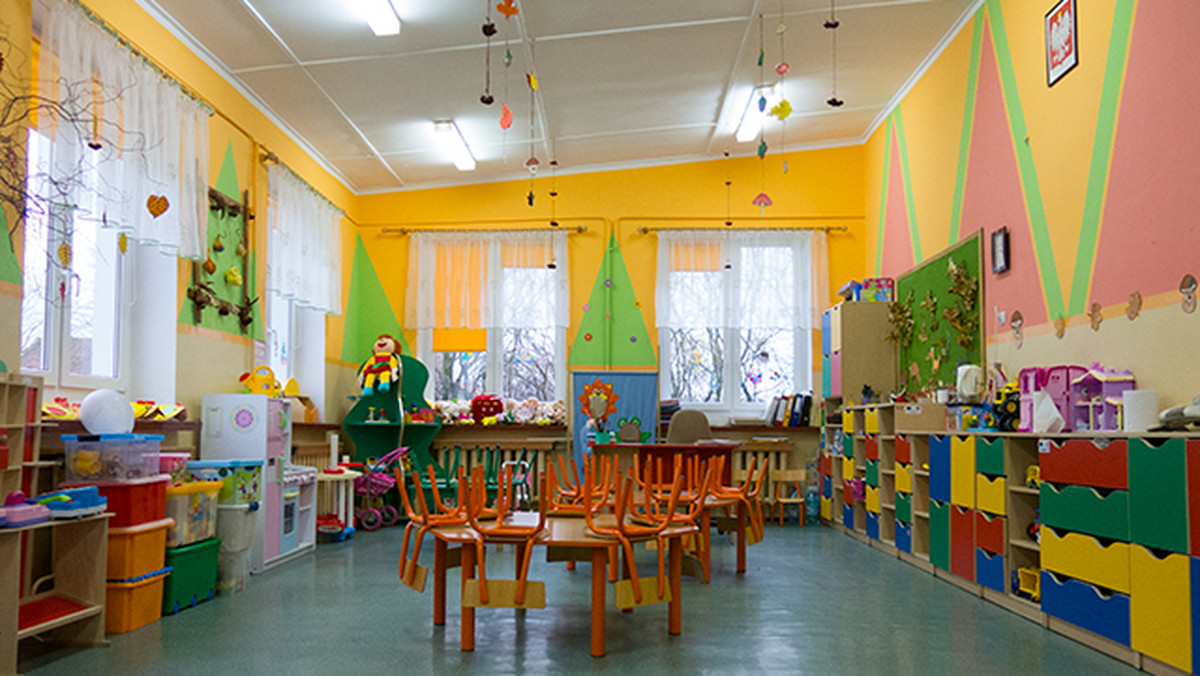 1235 dzieci dostało się do przedszkoli miejskich w Olsztynie. Dla ponad 870, w tym 30. spoza gminy Olsztyn i 70-ciu w wieku poniżej 3 lat, zabrakło miejsca. Takie są wyniki internetowej rekrutacji do przedszkoli w Olsztynie na rok 2014-15.