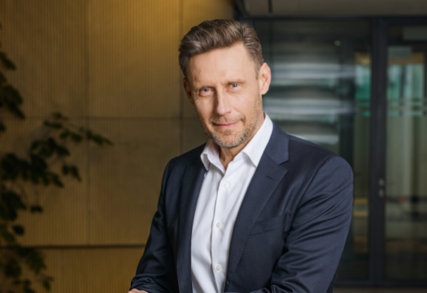 Prof. Michał Romanowski o wulgaryzmach i wolności od strachu. Rozmowa - Społeczeństwo - Vimarsana News