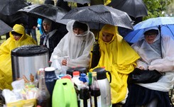 Nauczyciele, kolejarze i górnicy w obronie pracowników LOT. 11 listopada przez Warszawę ma przejść wielka demonstracja