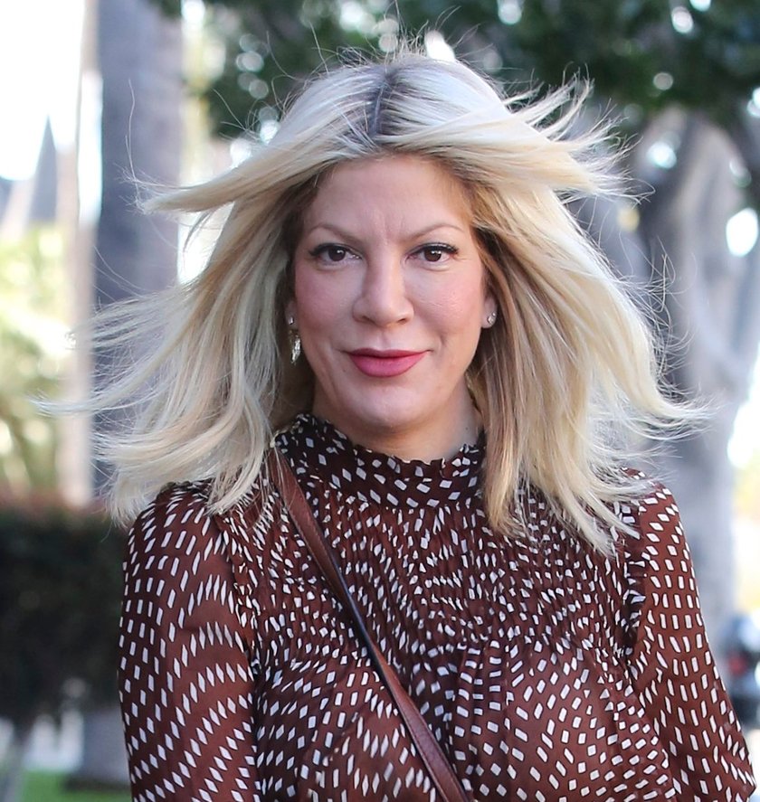 Wszystkie oblicza Tori Spelling. Co się stało z jej twarzą?