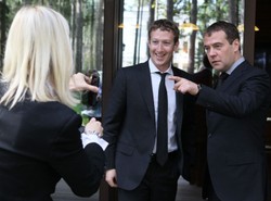 Miedwiediew chciałby zatrzymać Zuckerberga w Rosji