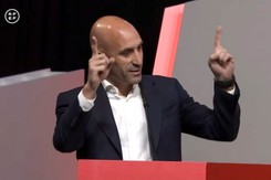 Matka Luisa Rubialesa w obronie syna zamknęła się w kościele i rozpoczęła strajk głodowy