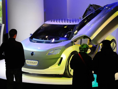 Francja dotuje zielone samochody, lecz najlepiej, aby były one francuskie