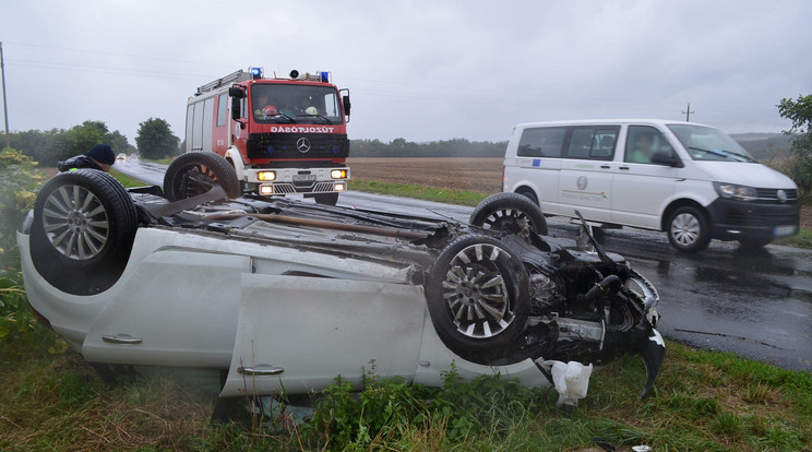 Rommá tört a vétlen autó / Fotó: police.hu