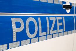 Niemcy: tragiczny wypadek na A2. Spaliły się ciężarówka i hybryda holująca przyczepę kempingową