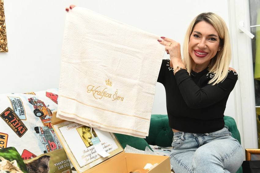 Jovana Jeremić pokazala rođendanske poklone