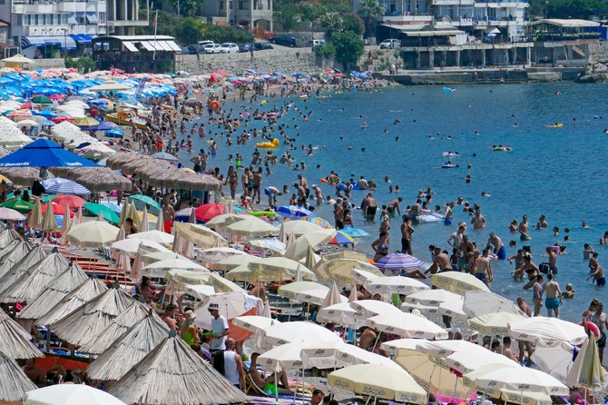 Sutomore ima svojih čari, ali u jeku sezone ume da bude pretrpano