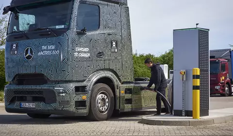 Pokonali "barierę dźwięku" podczas ładowania. Mercedes-Benz przekroczył 1000 kW