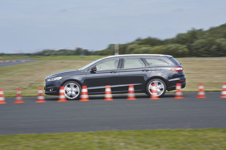 Porównanie kombi Ford Mondeo kontra Hyundai i40, Skoda