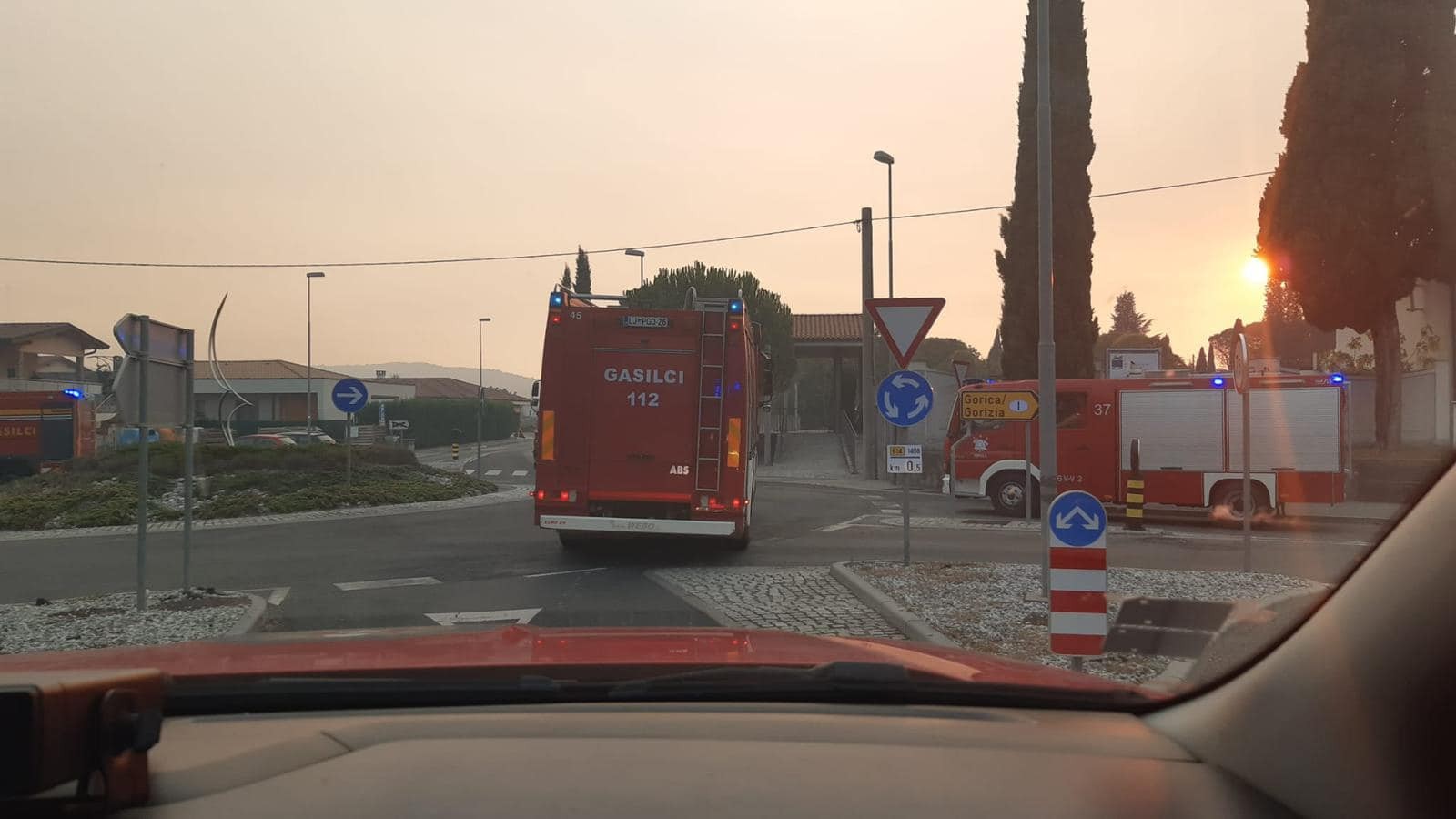 Slovenskí hasiči dorazili do Slovinska.